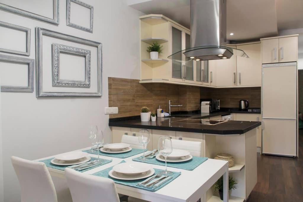 New!!! Luxury City Center & Private Terrace Малага Екстериор снимка